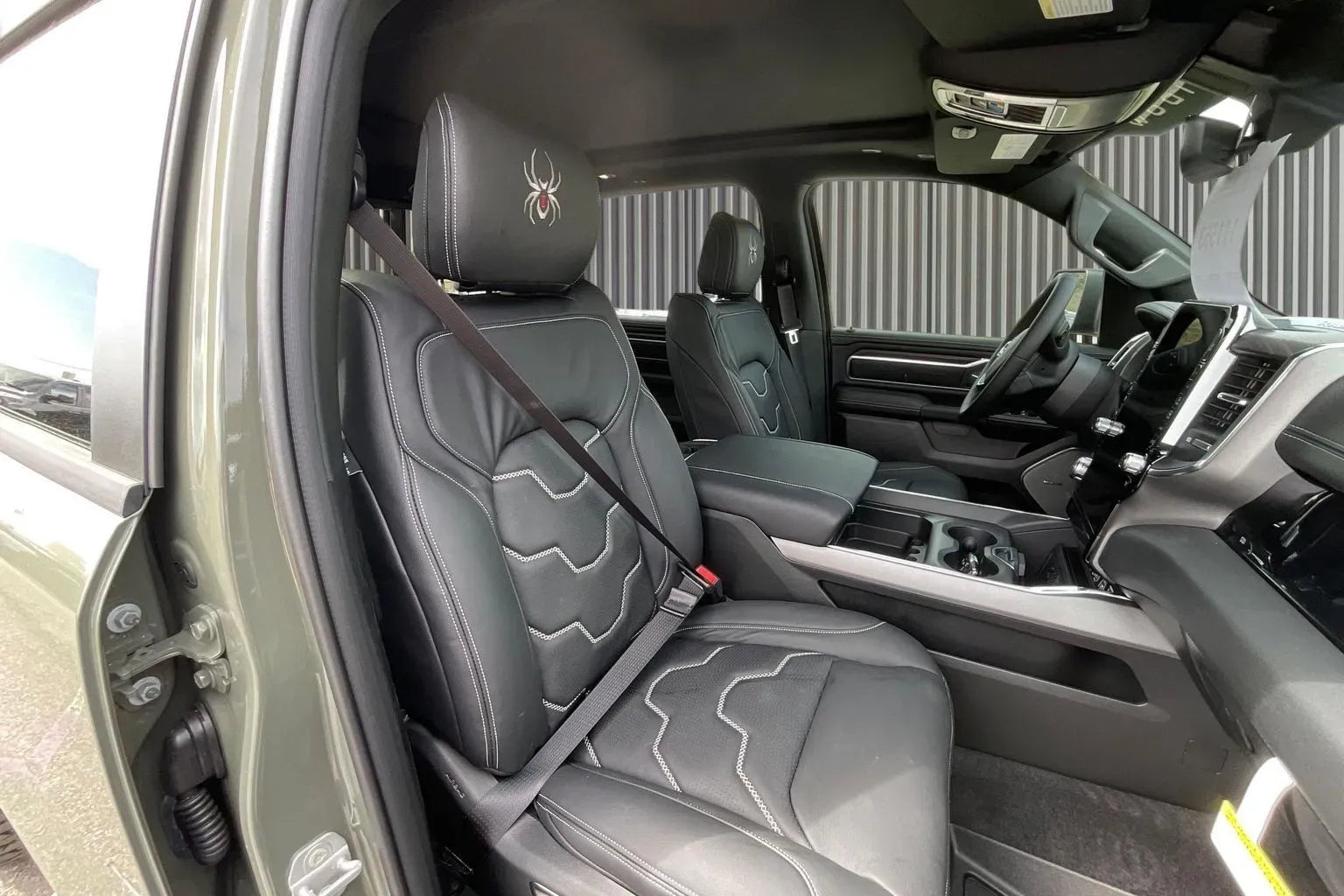 Vehicle Image 8