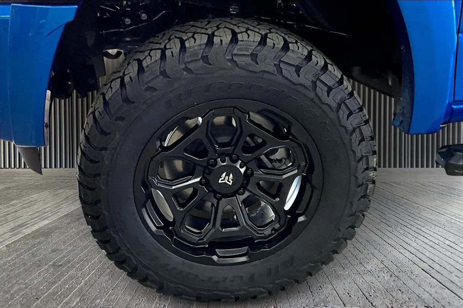 Vehicle Image 6