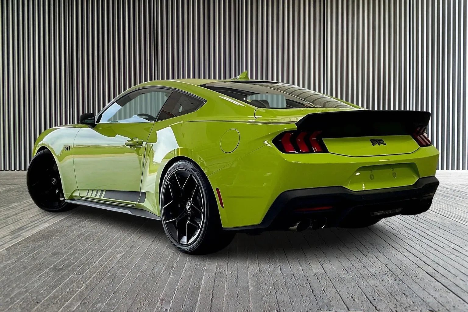 Vehicle Image 4