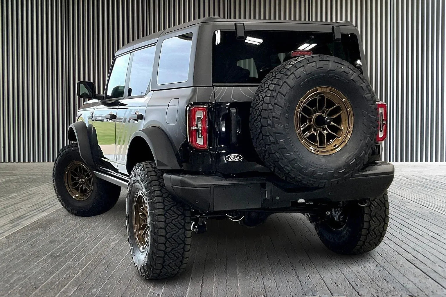 Vehicle Image 4