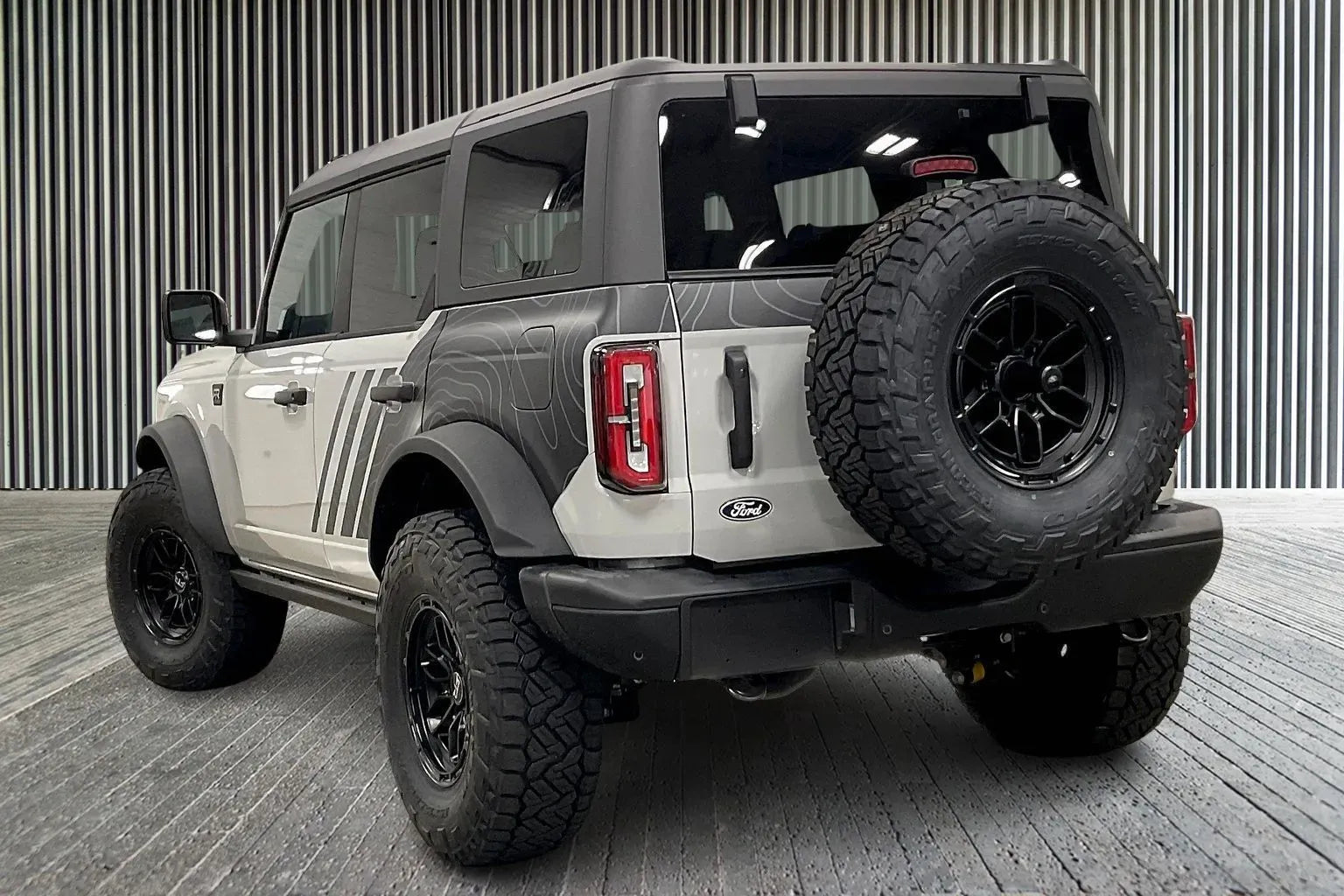 Vehicle Image 4