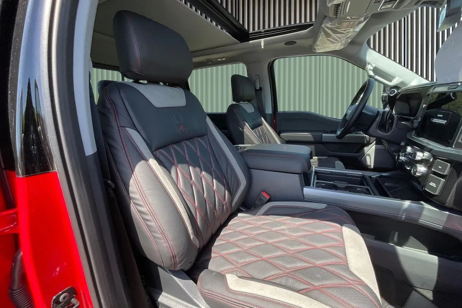 Vehicle Image 8