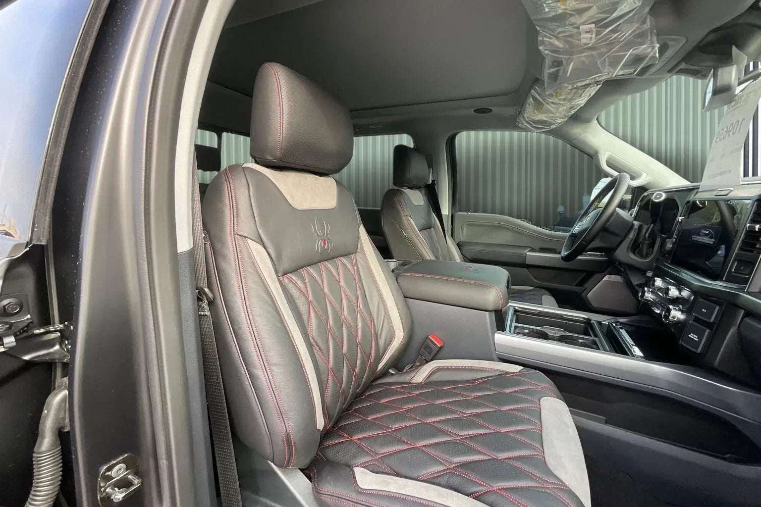 Vehicle Image 8