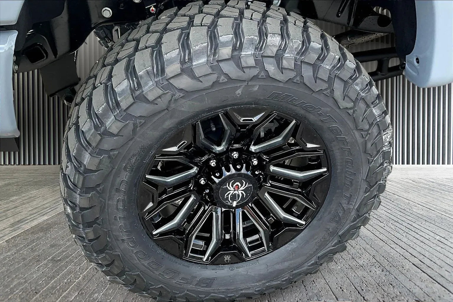 Vehicle Image 6