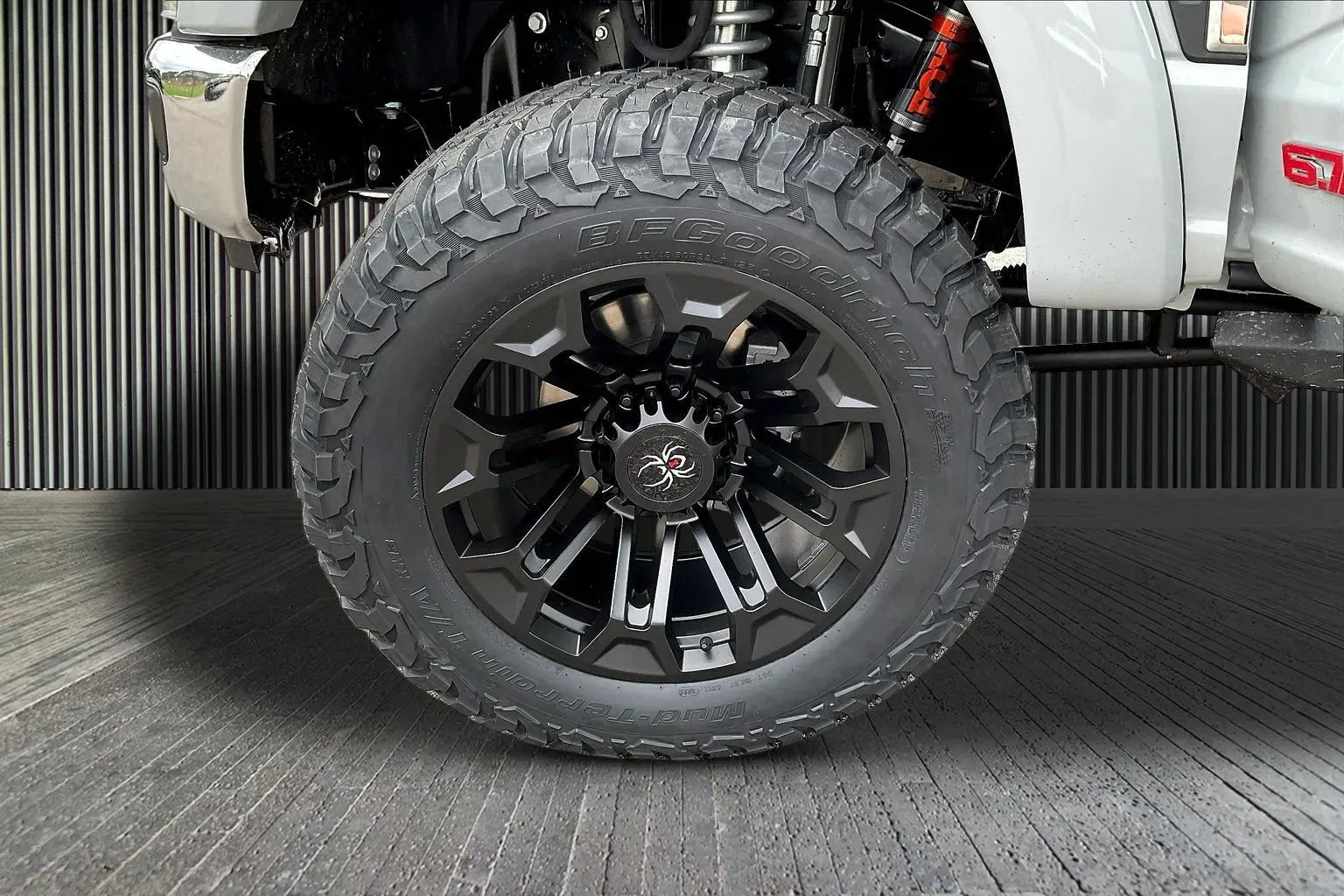 Vehicle Image 6