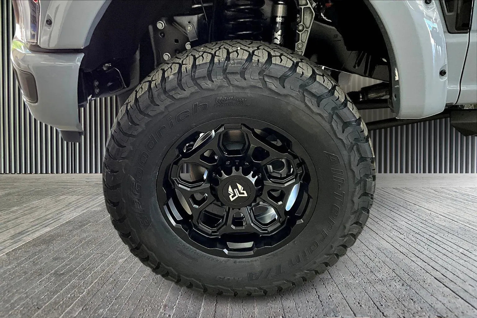 Vehicle Image 6