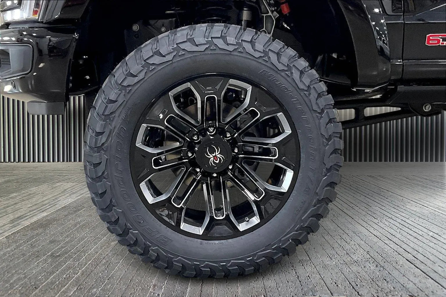 Vehicle Image 6