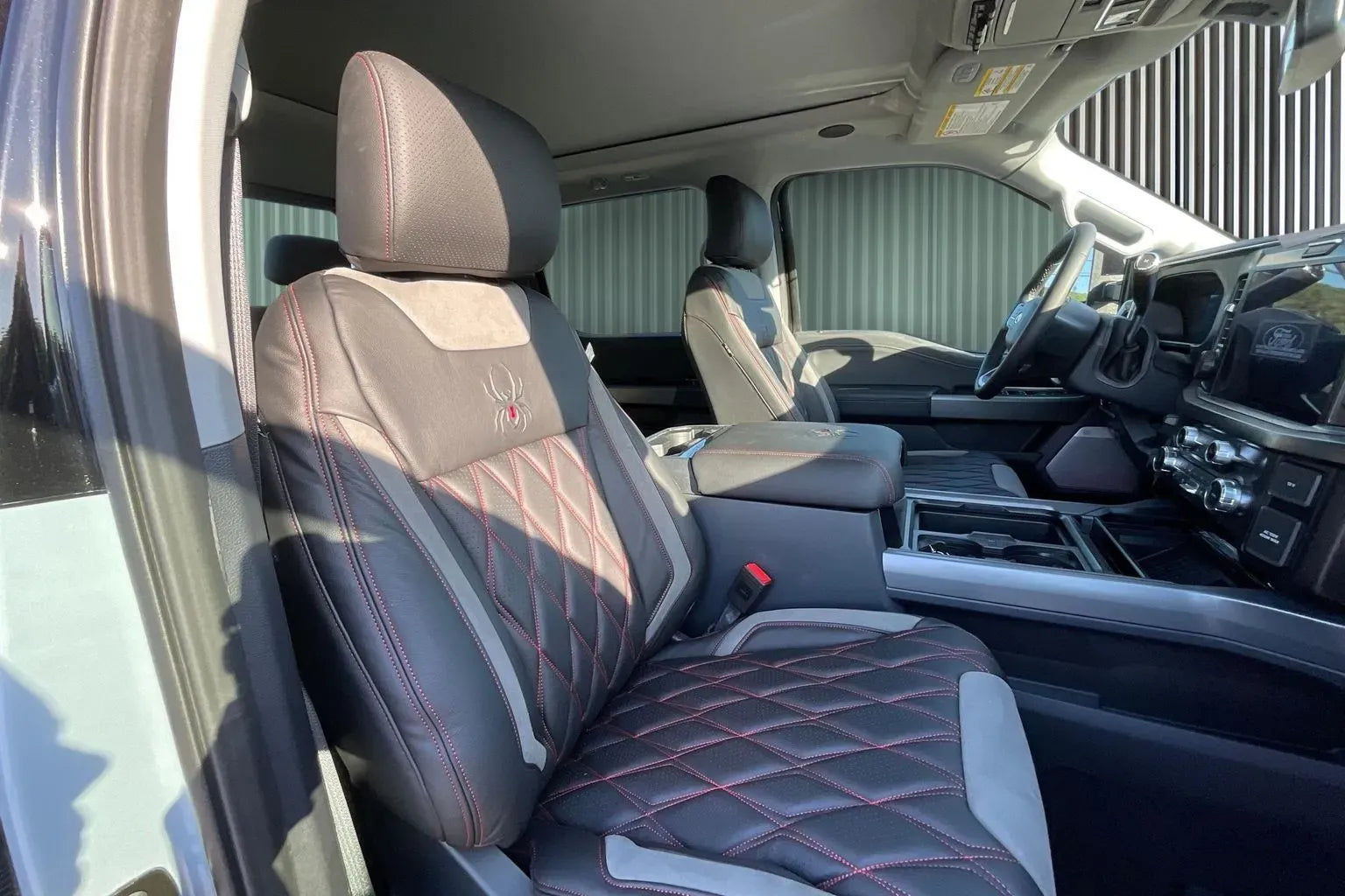 Vehicle Image 8