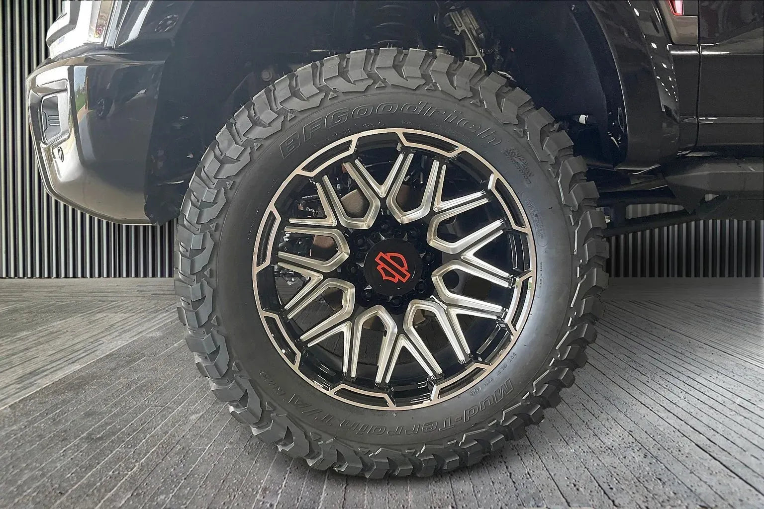 Vehicle Image 6