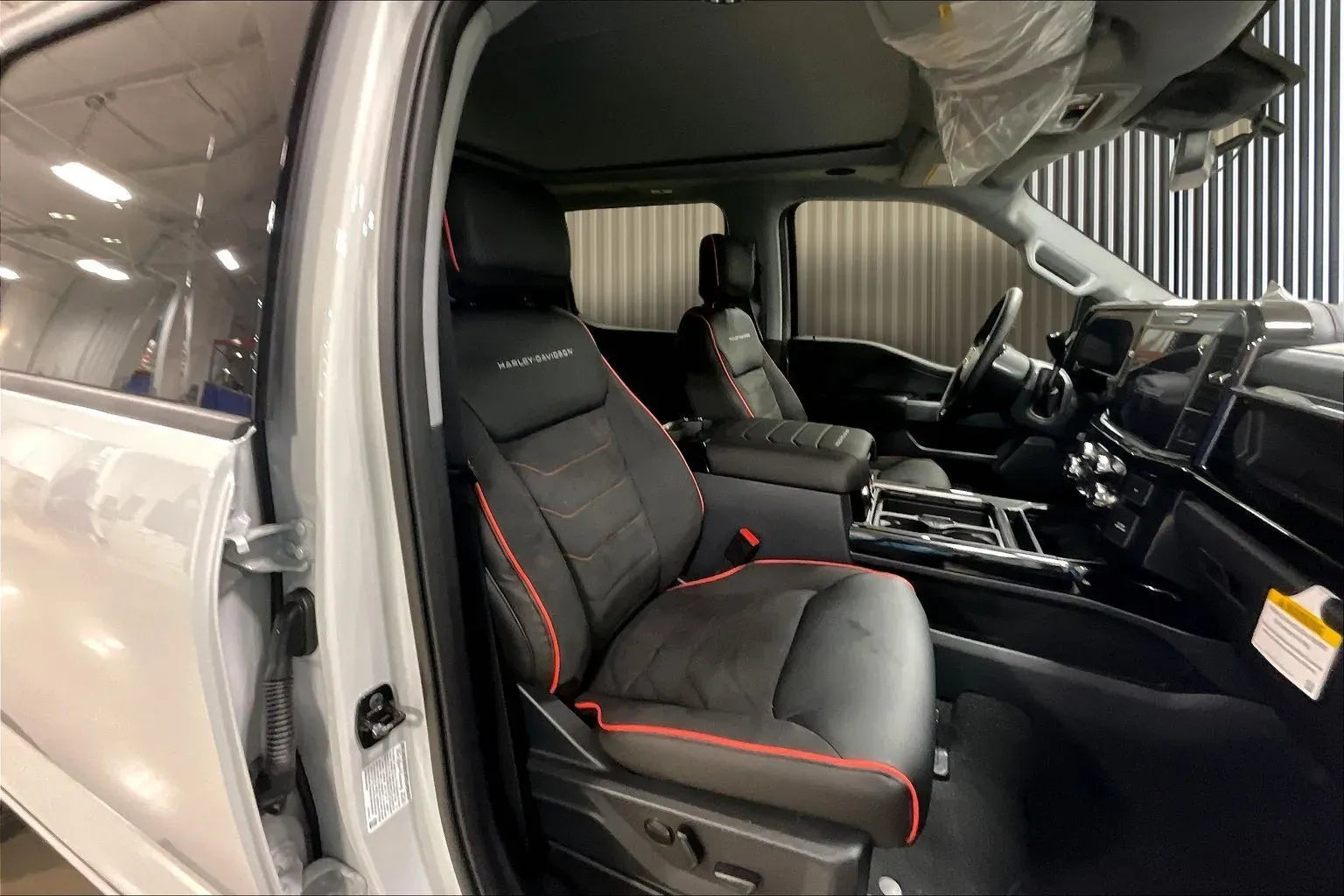 Vehicle Image 8
