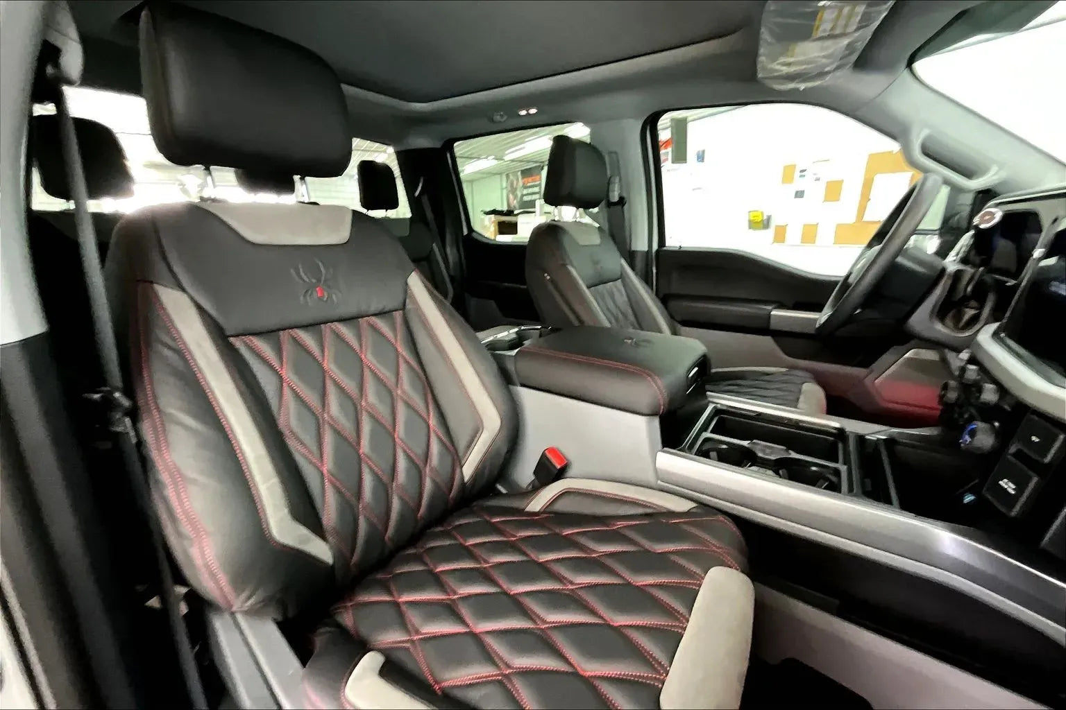 Vehicle Image 8