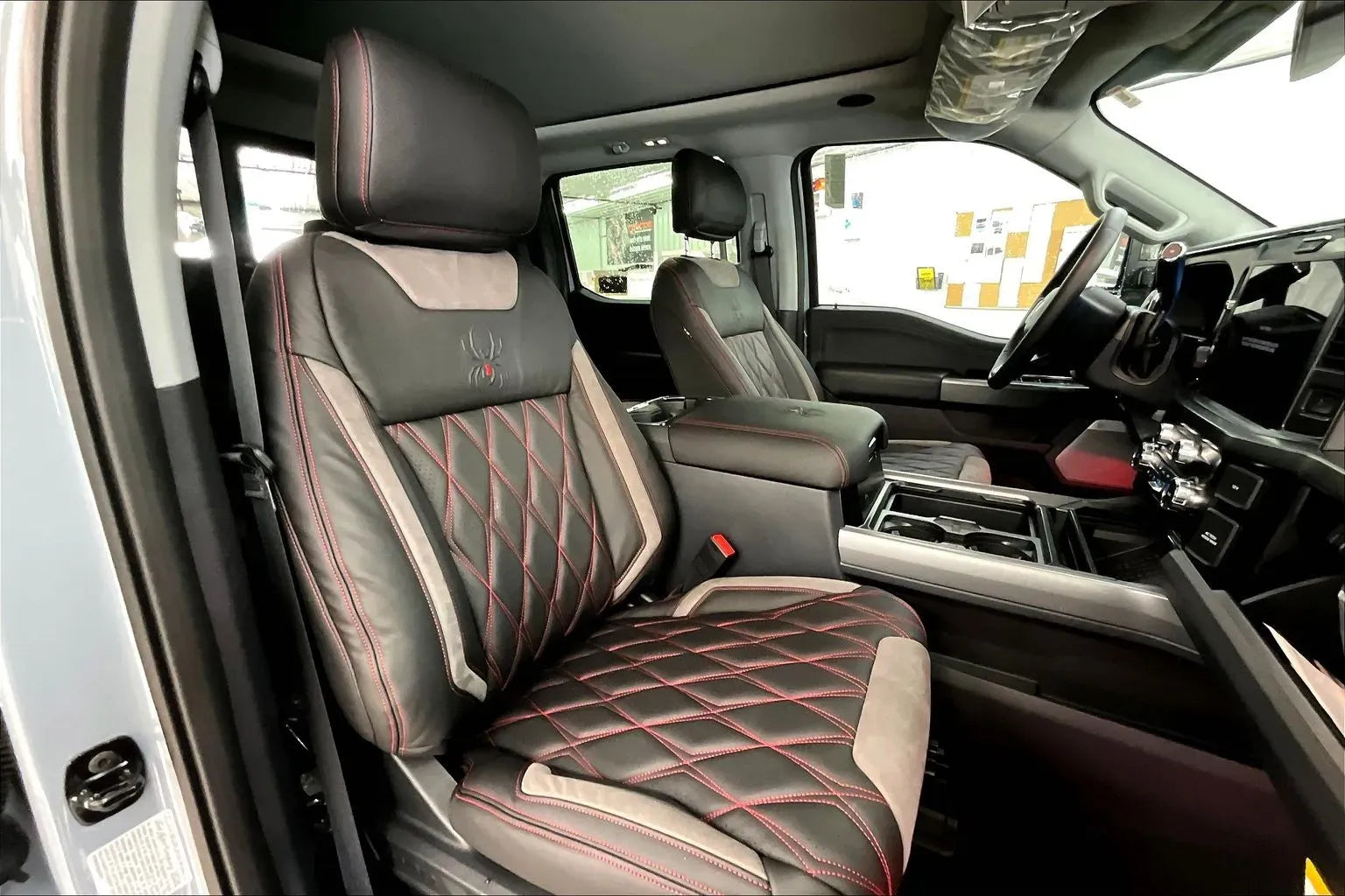 Vehicle Image 8