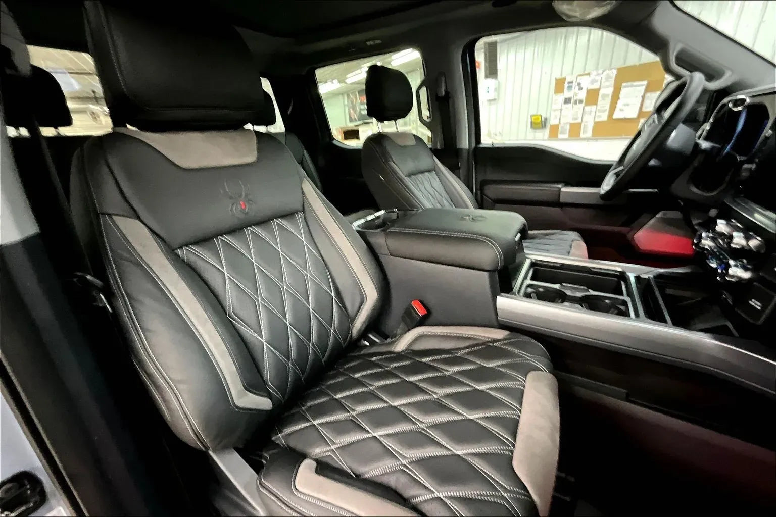 Vehicle Image 8