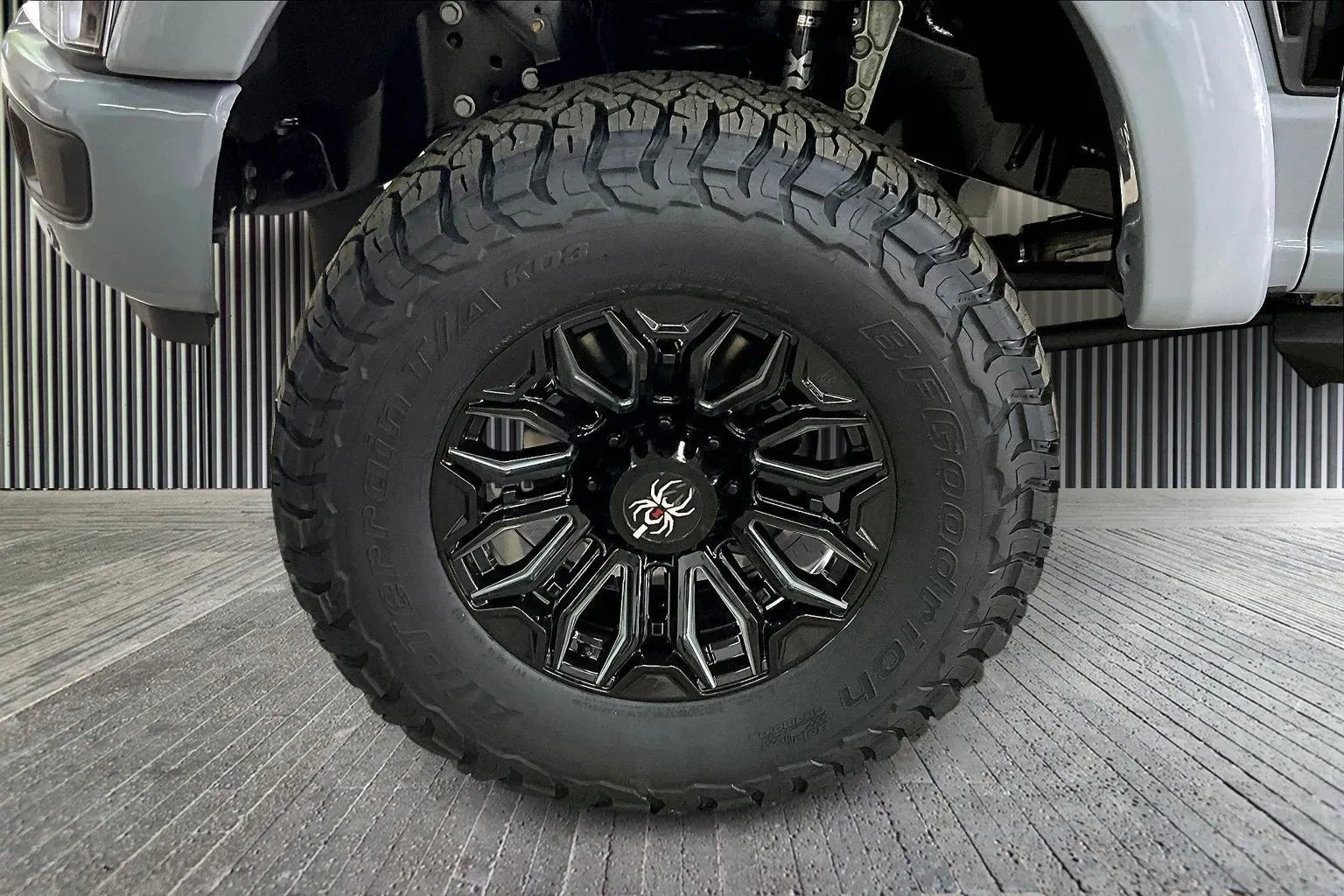 Vehicle Image 6