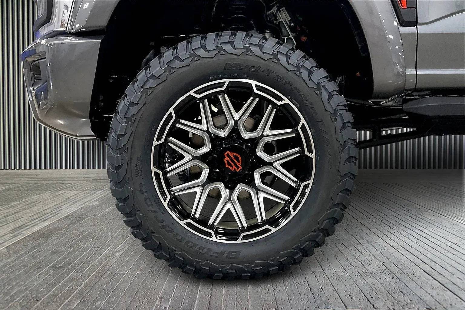 Vehicle Image 6