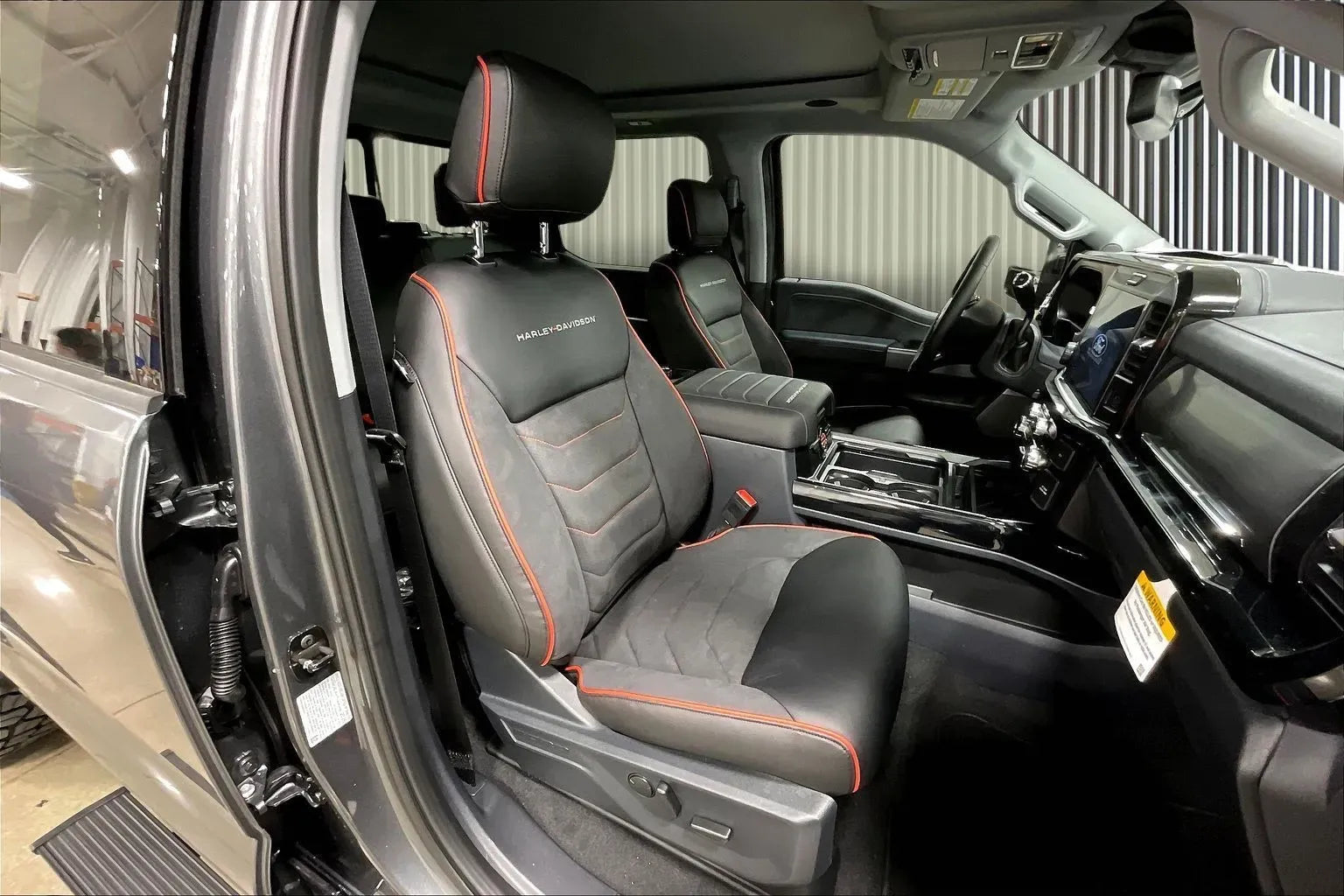 Vehicle Image 8