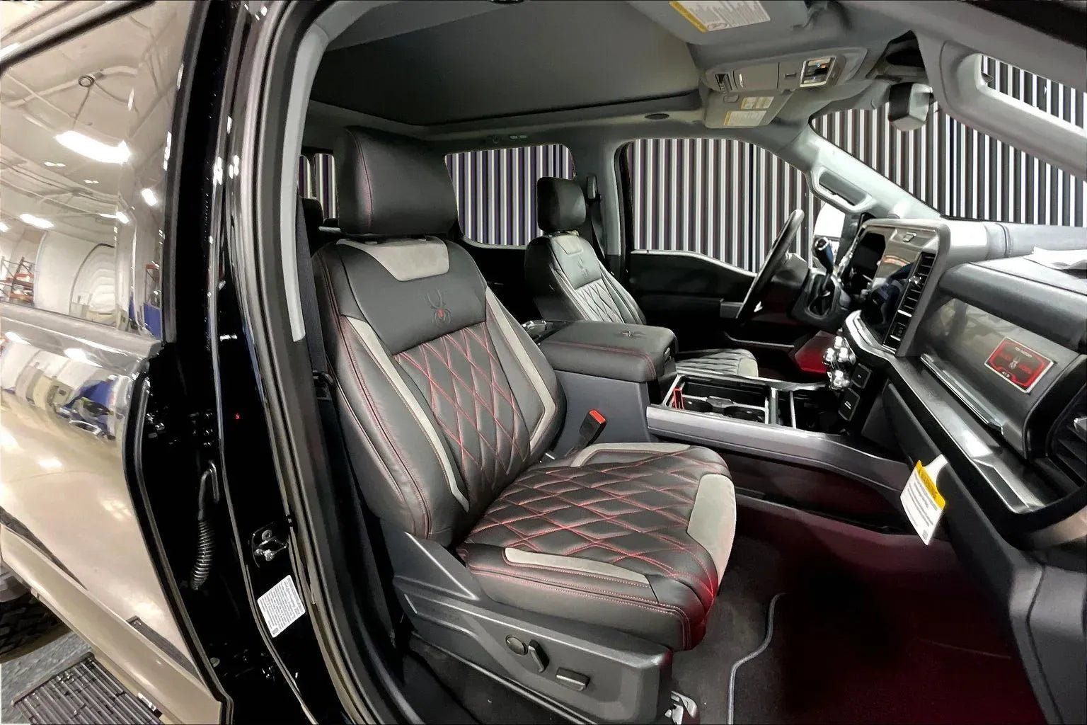 Vehicle Image 8