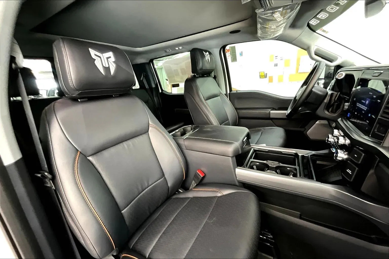 Vehicle Image 8