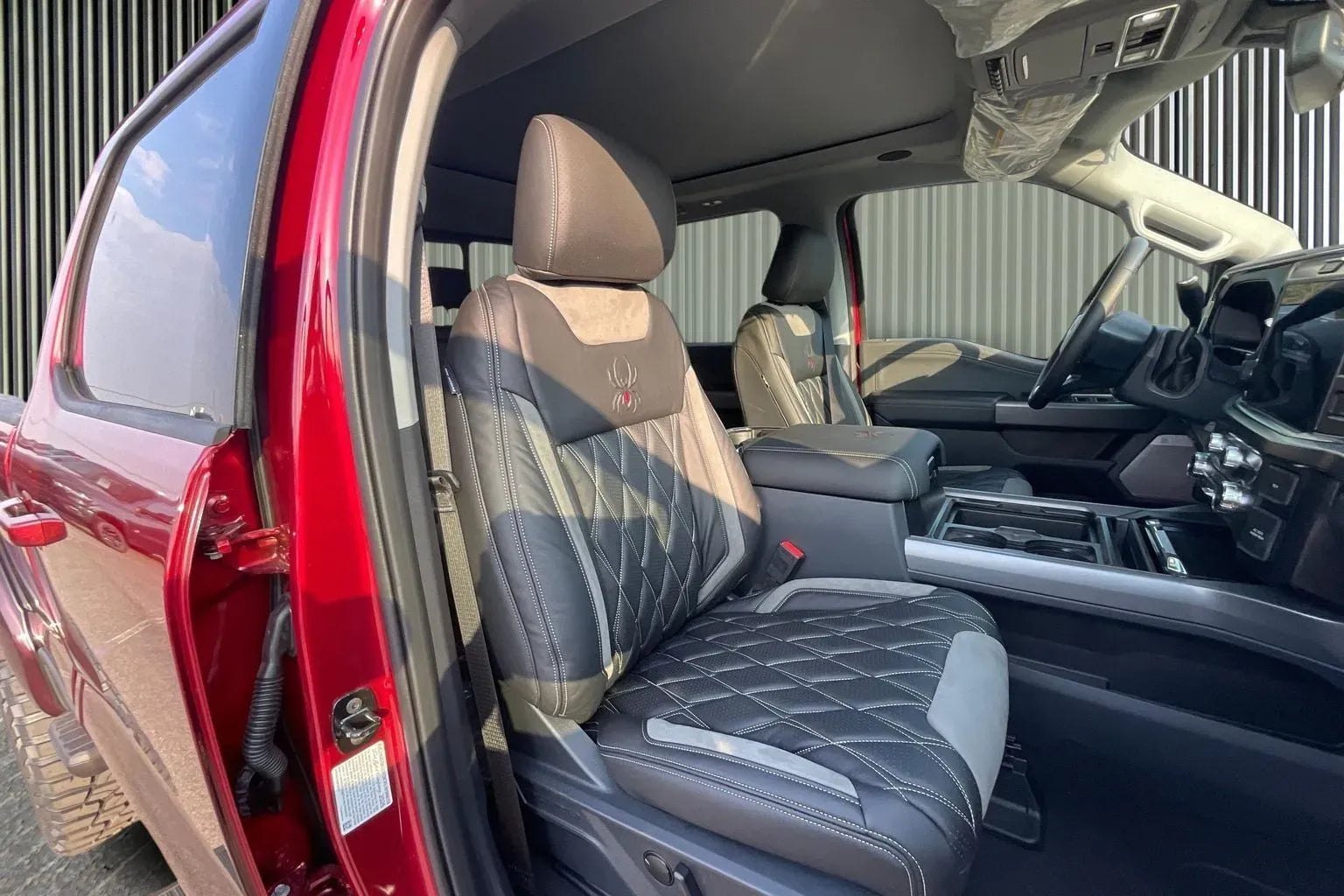 Vehicle Image 8