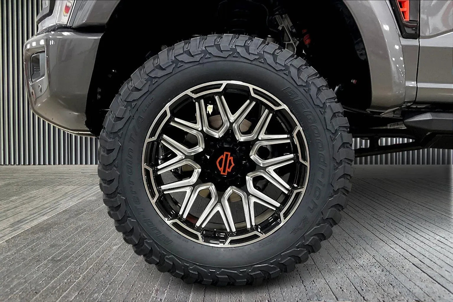 Vehicle Image 6