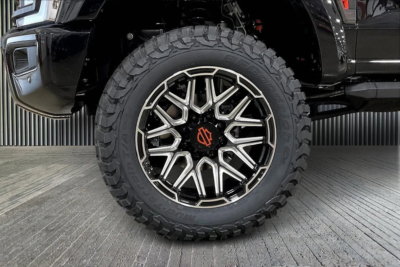 Vehicle Image 6