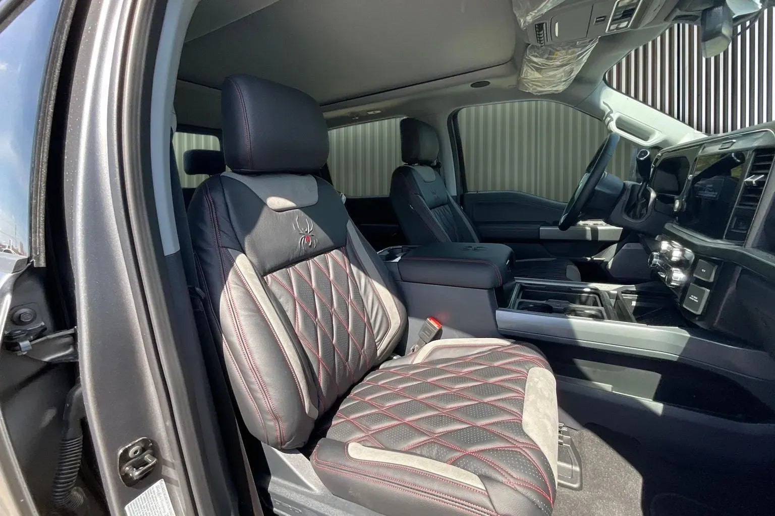 Vehicle Image 8