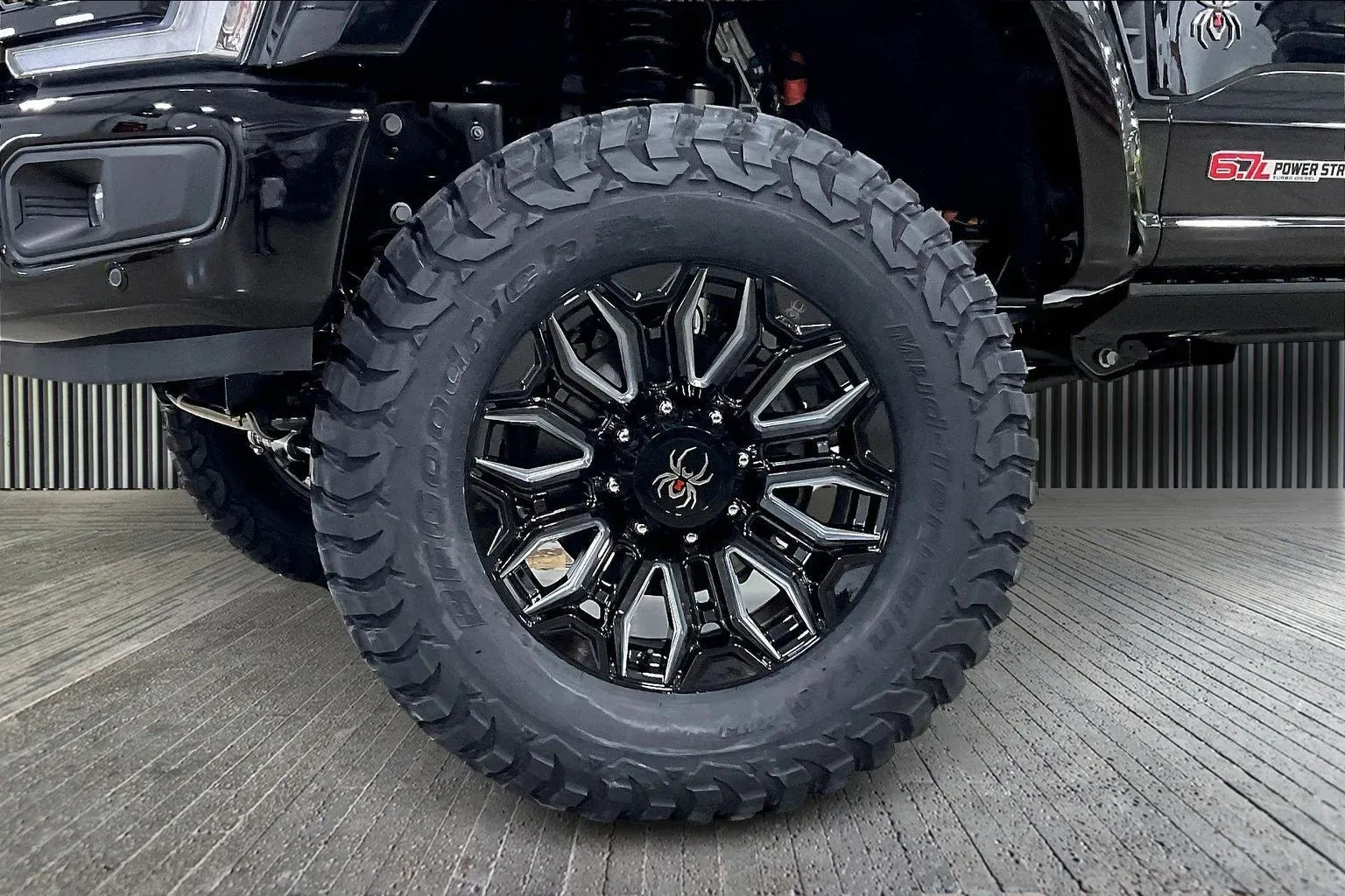 Vehicle Image 6