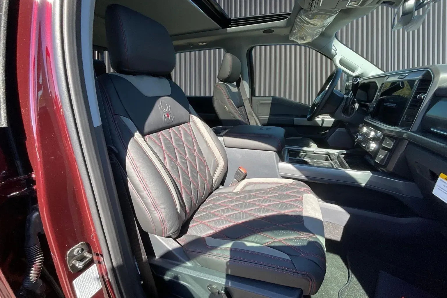 Vehicle Image 8