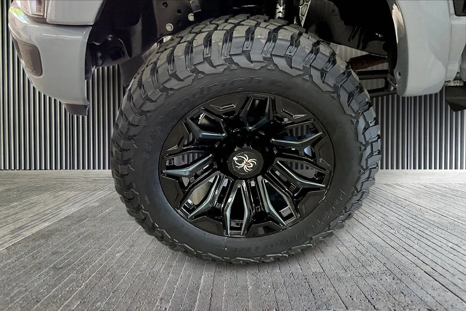 Vehicle Image 6