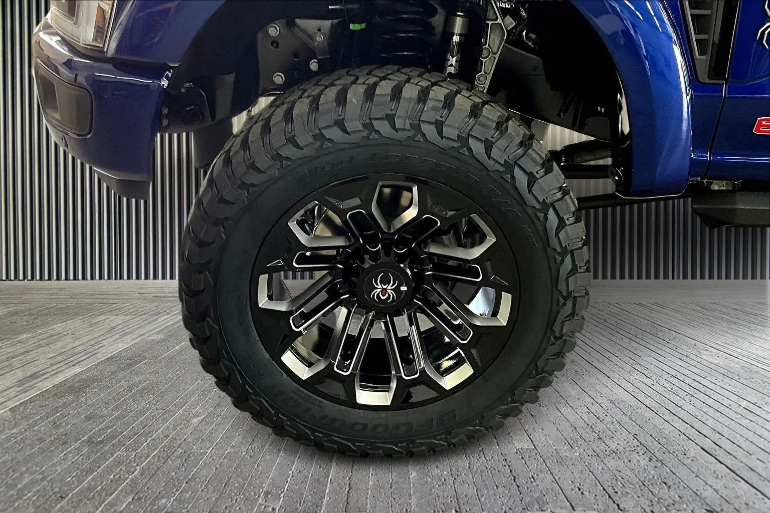 Vehicle Image 6
