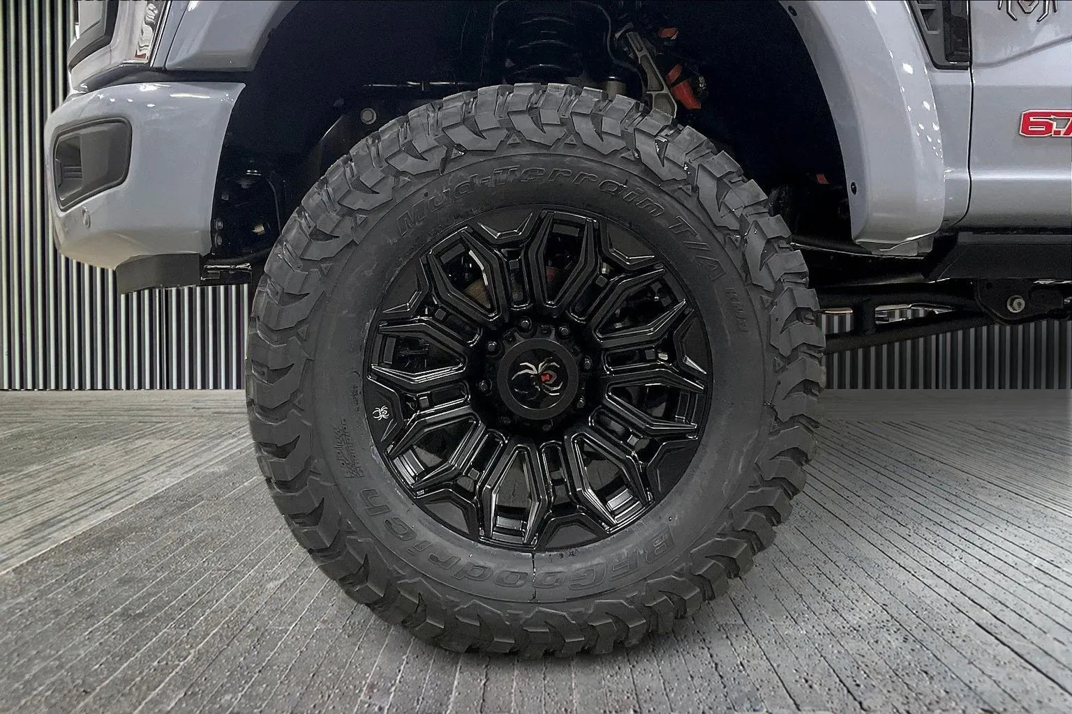 Vehicle Image 6