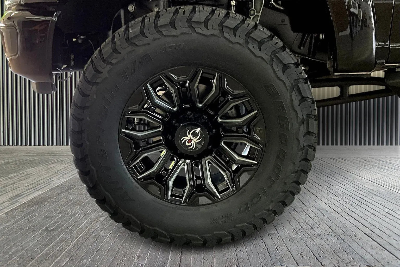 Vehicle Image 6