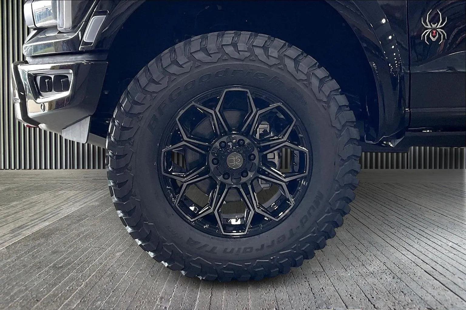 Vehicle Image 6