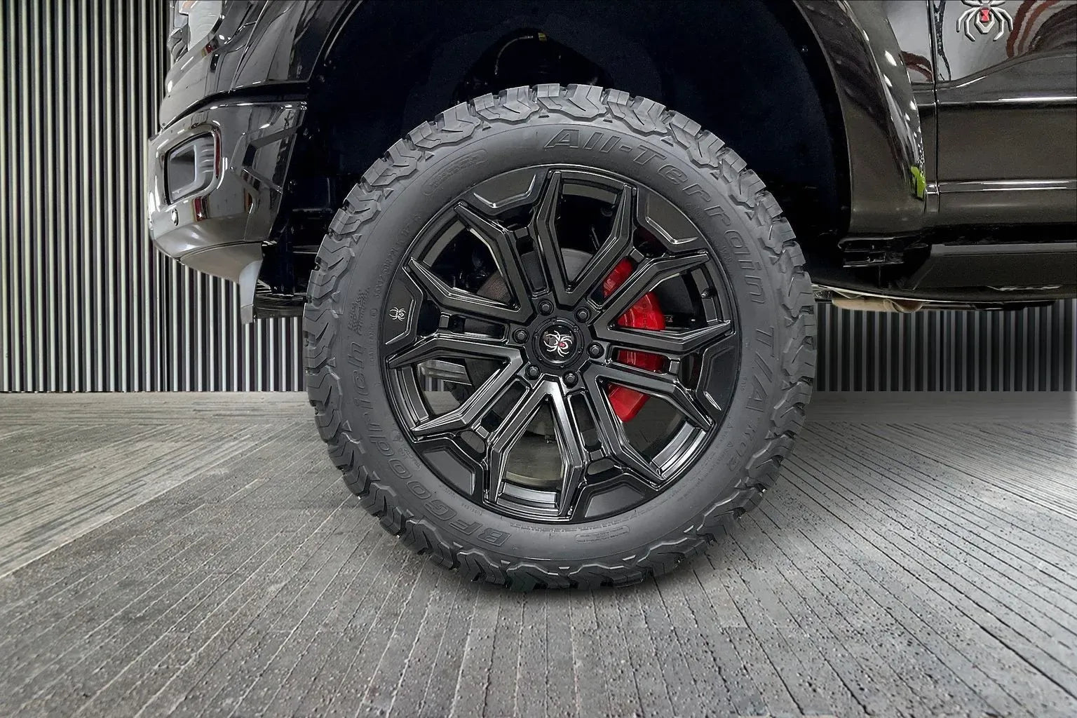 Vehicle Image 6