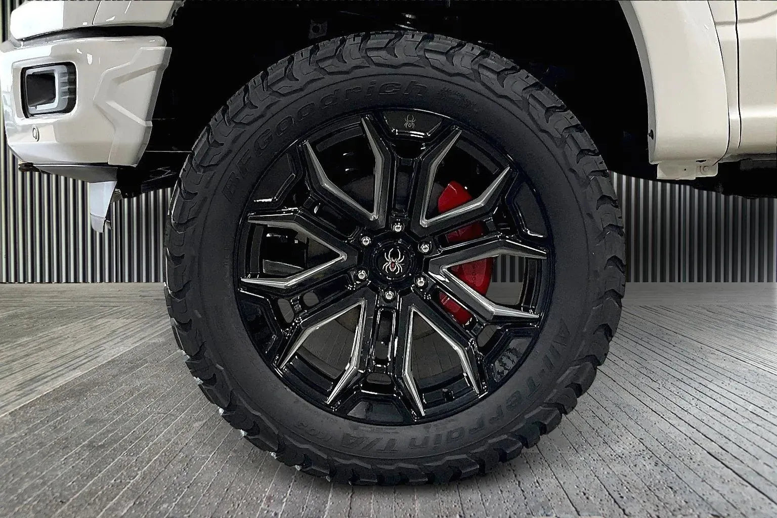 Vehicle Image 6