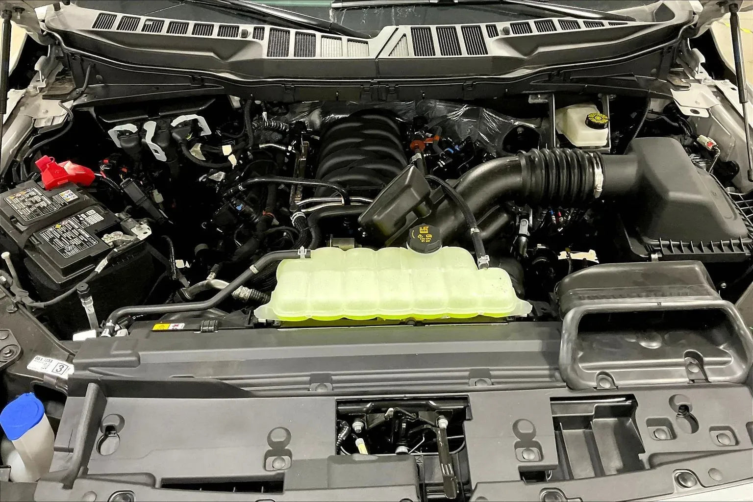 Vehicle Image 9