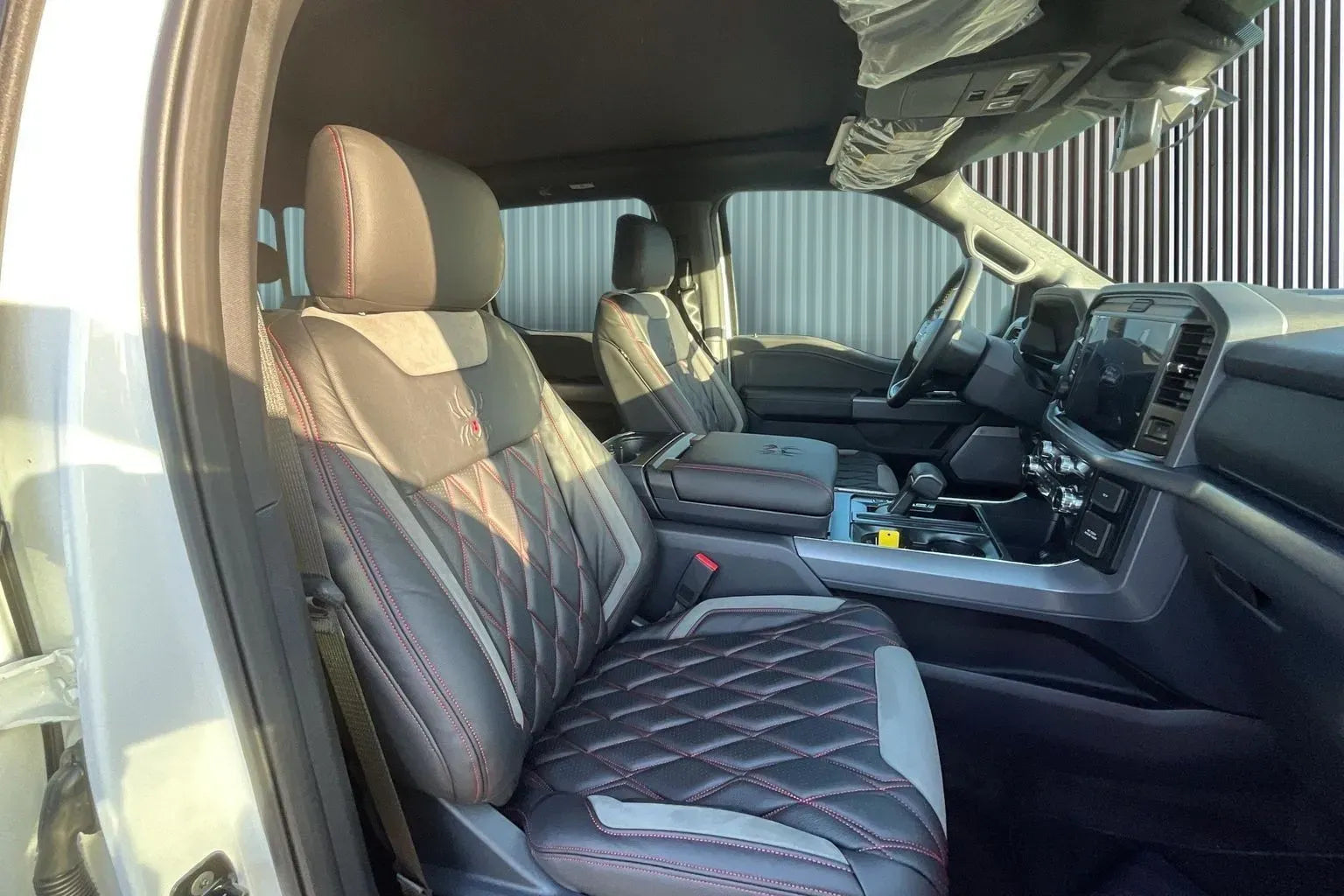 Vehicle Image 8