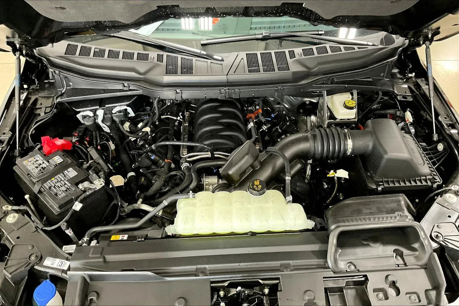 Vehicle Image 9