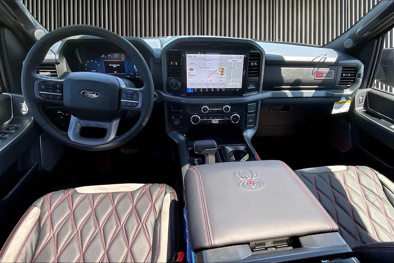 Vehicle Image 9