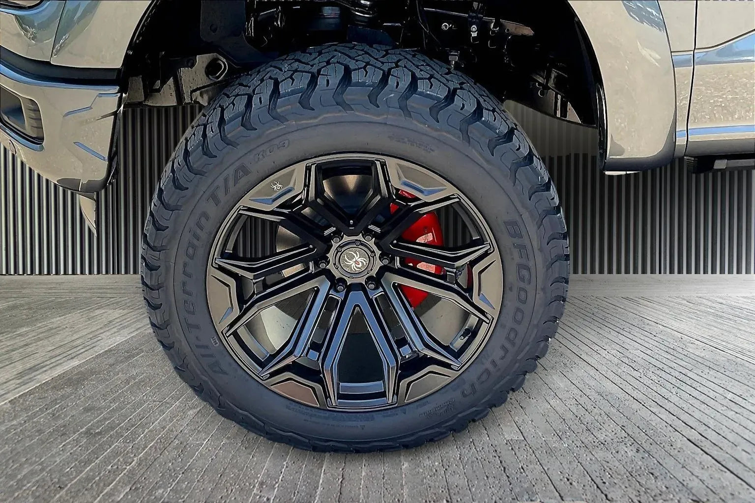 Vehicle Image 6