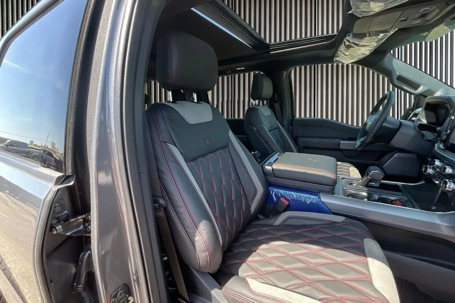 Vehicle Image 8
