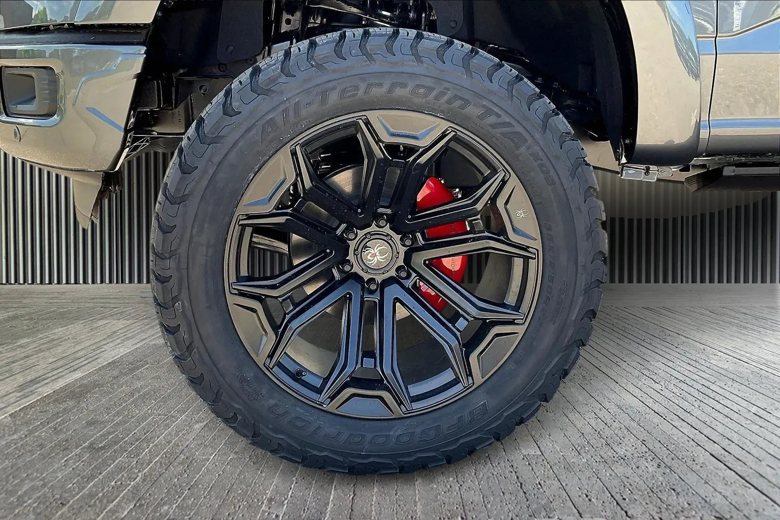 Vehicle Image 6