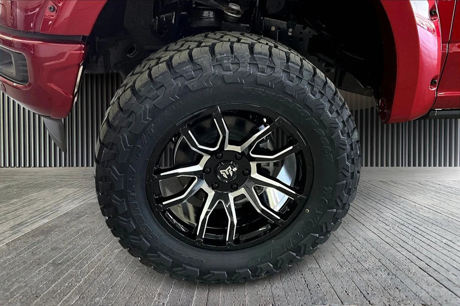 Vehicle Image 6