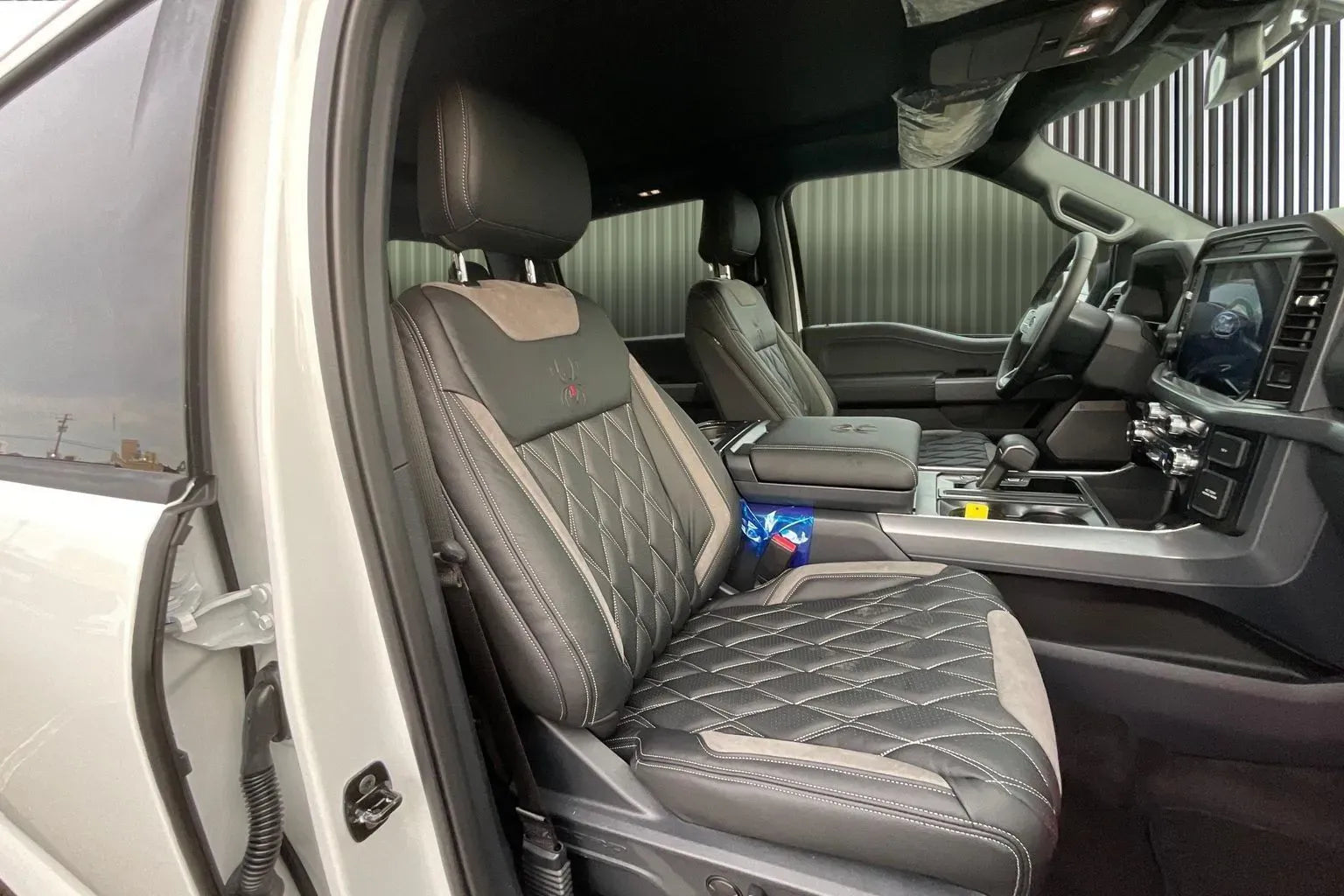 Vehicle Image 8