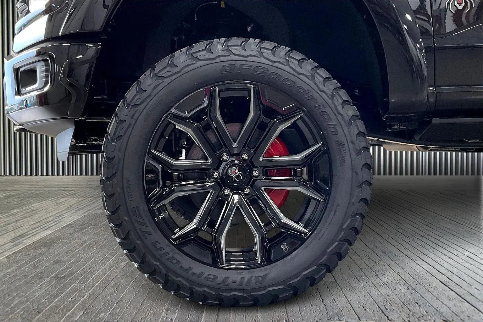 Vehicle Image 6