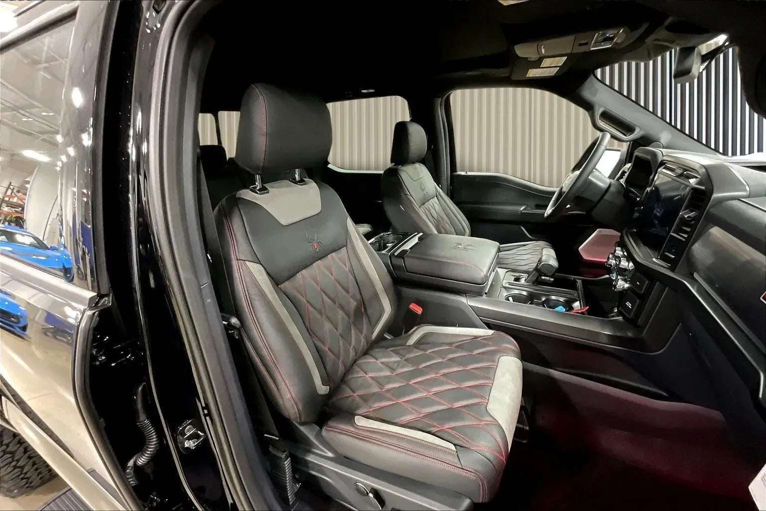 Vehicle Image 8