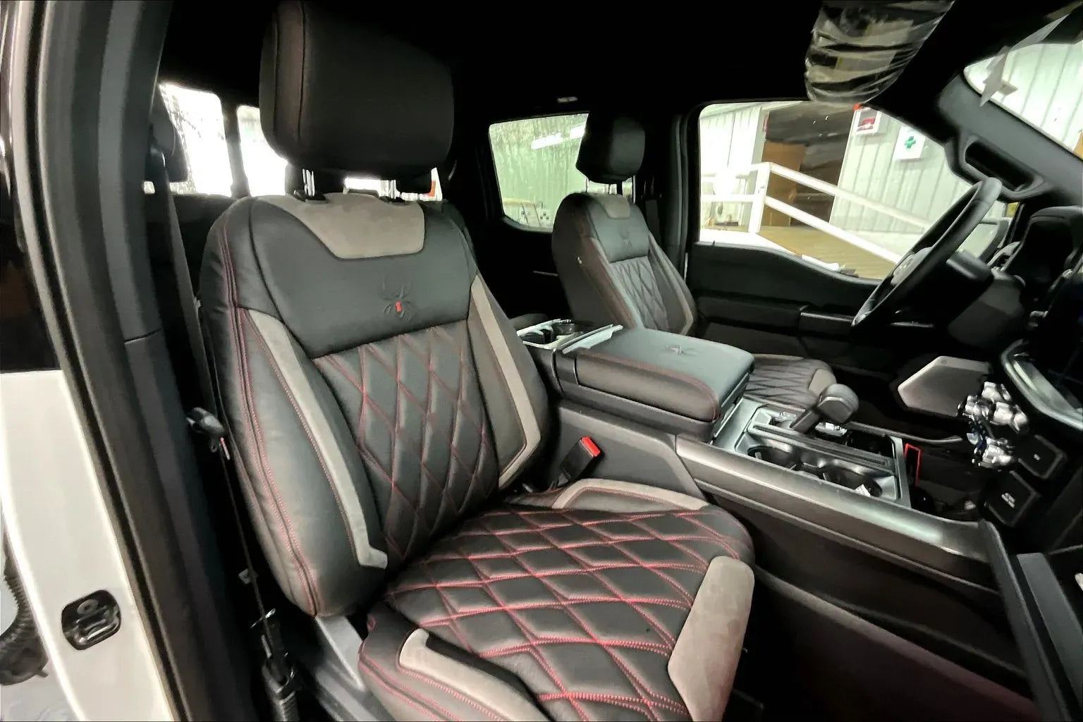 Vehicle Image 8