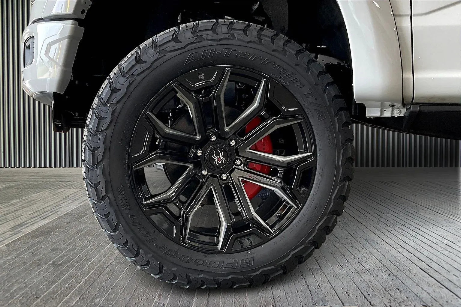 Vehicle Image 6