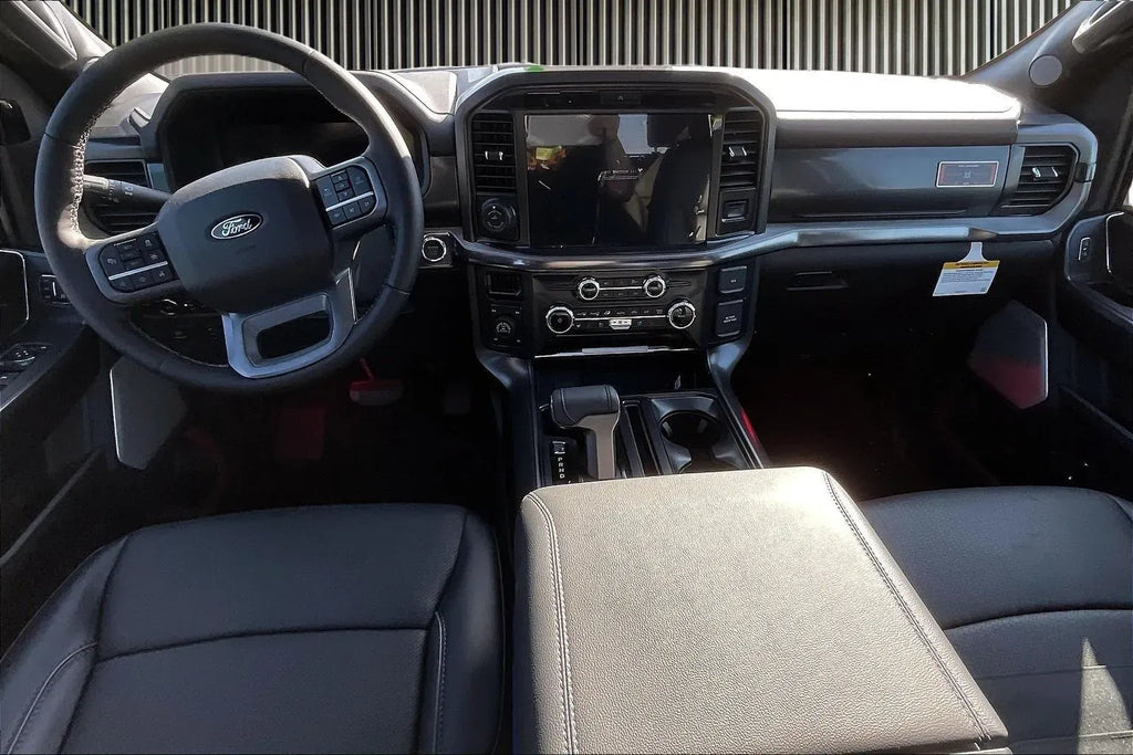 Vehicle Image 9