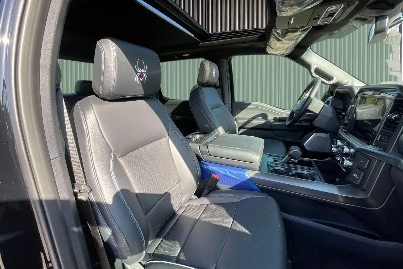 Vehicle Image 8